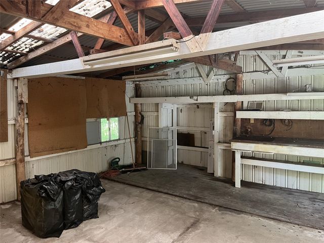 149 Hickory Hollow, Onalaska, TX 77360