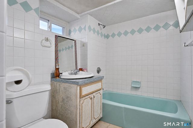 8 Davis Street, Danbury, CT 06810