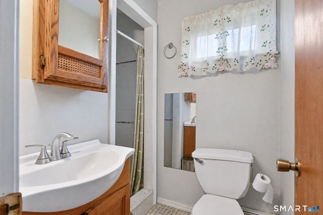 8 Davis Street, Danbury, CT 06810