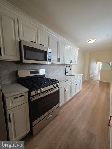 1137 BUTTONWOOD ST, Reading, PA 19604