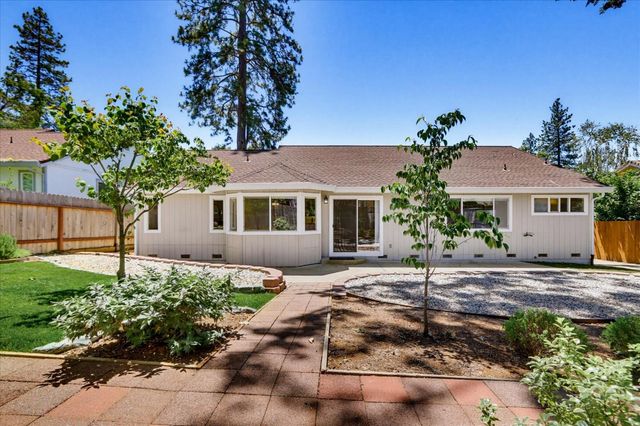 169 Woodcrest Way, Grass Valley, CA 95945