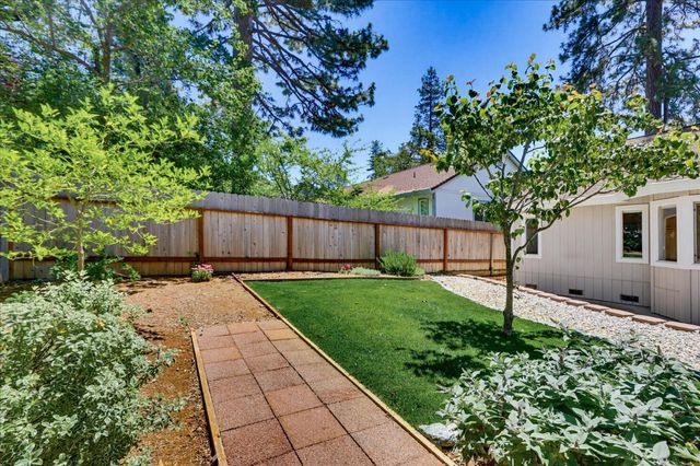 169 Woodcrest Way, Grass Valley, CA 95945
