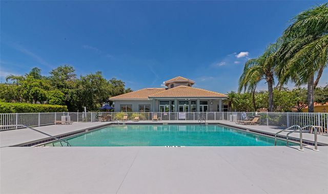 6841 74TH STREET CIRCLE E, Bradenton, FL 34203