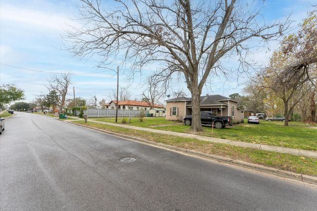 6415 Knox Street, Houston, TX 77091