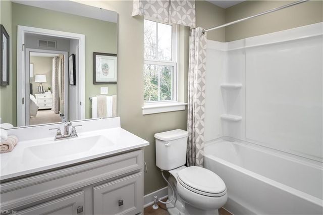 2085 Striper CT, Carrollton, VA 23314