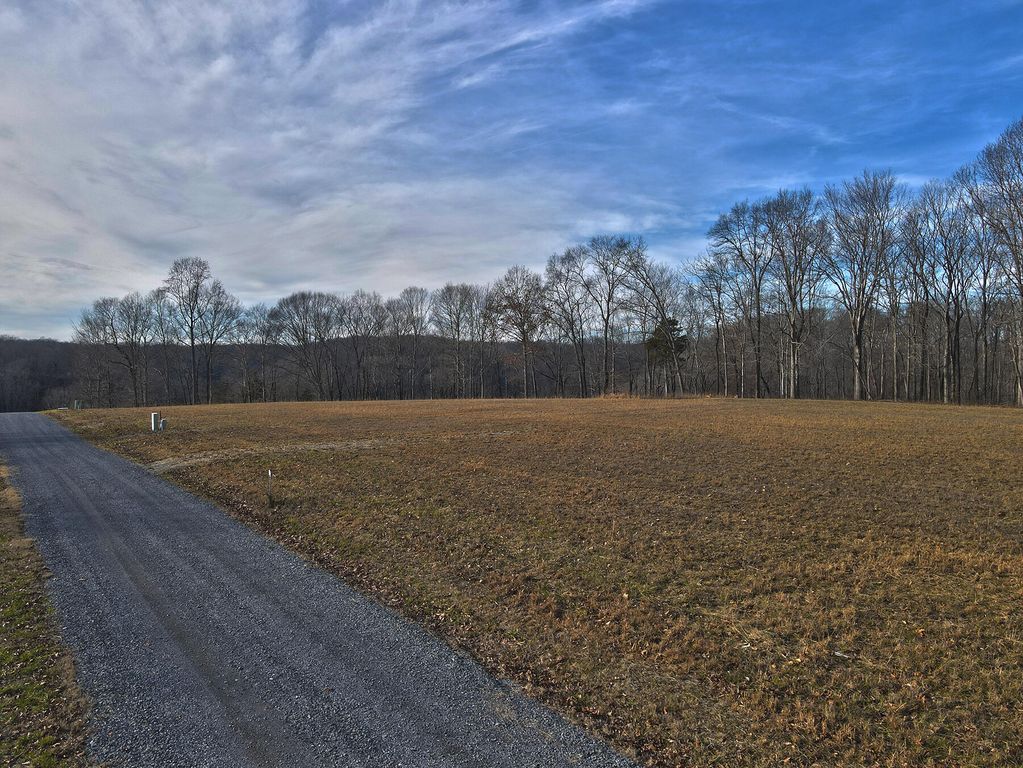 19 Dockery Road, Russell Springs, KY 42642