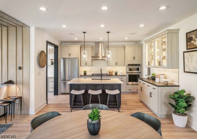 8 Rasboro Rd, Randolph Twp., NJ 07869