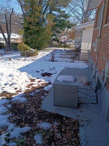 10228 Viscount Drive, St Louis, MO 63136