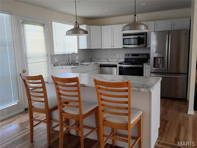 10228 Viscount Drive, St Louis, MO 63136