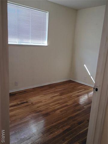 10228 Viscount Drive, St Louis, MO 63136