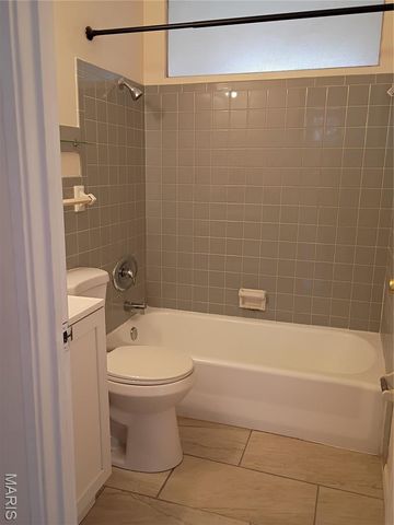 10228 Viscount Drive, St Louis, MO 63136