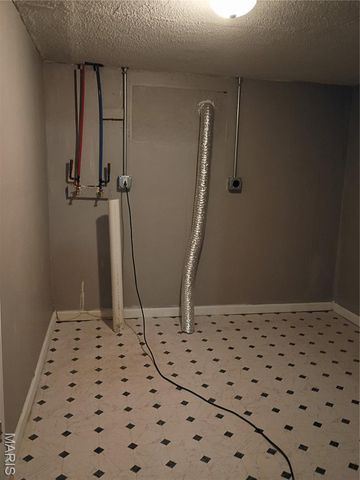 10228 Viscount Drive, St Louis, MO 63136