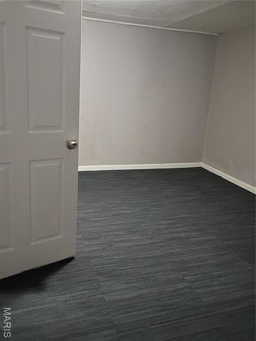 10228 Viscount Drive, St Louis, MO 63136