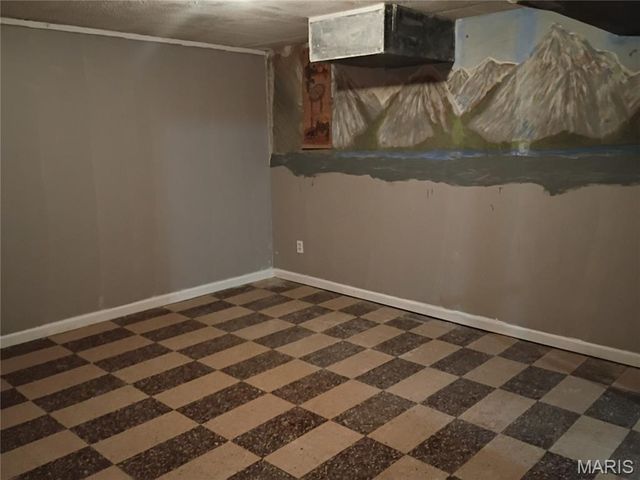 10228 Viscount Drive, St Louis, MO 63136