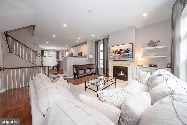 9 TREYBURN DR, Paoli, PA 19301