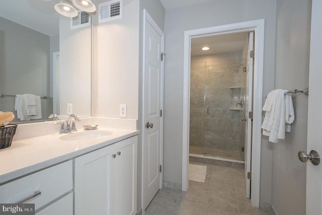 9 TREYBURN DR, Paoli, PA 19301