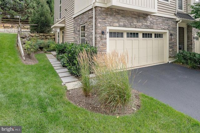 9 TREYBURN DR, Paoli, PA 19301