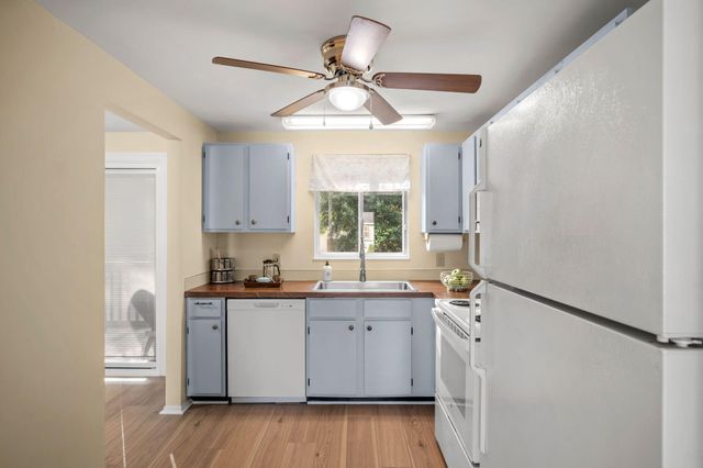 4950 Amberwood Lane, North Charleston, SC 29418
