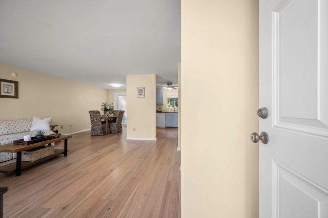 4950 Amberwood Lane, North Charleston, SC 29418