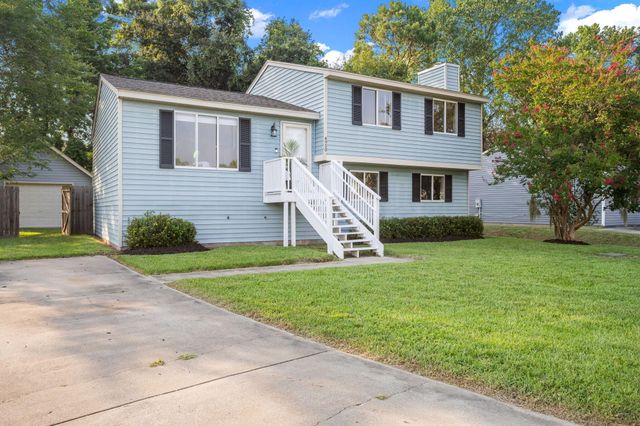 4950 Amberwood Lane, North Charleston, SC 29418