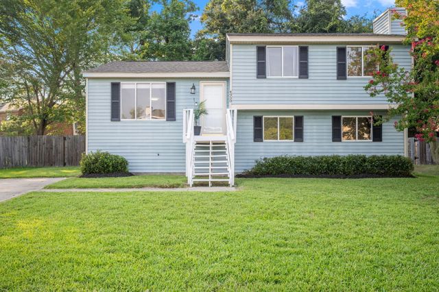 4950 Amberwood Lane, North Charleston, SC 29418