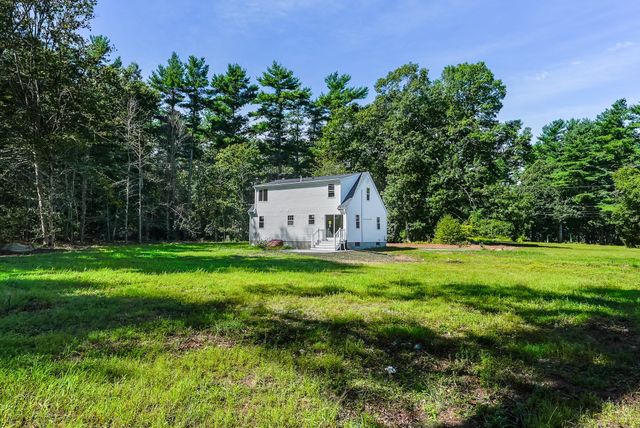 8 Tabor Ln, Rochester, MA 02770