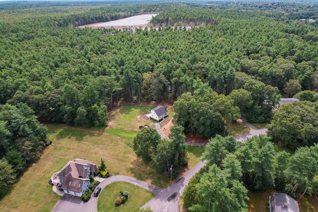 8 Tabor Ln, Rochester, MA 02770