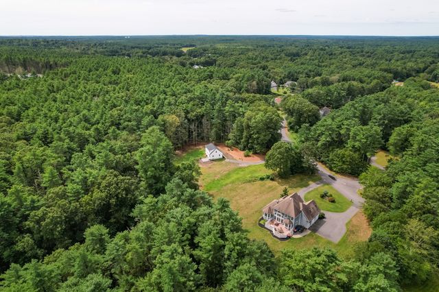 8 Tabor Ln, Rochester, MA 02770