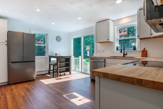 8 Tabor Ln, Rochester, MA 02770