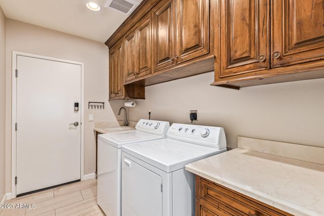 7232 E ECLIPSE Drive, Scottsdale, AZ 85266