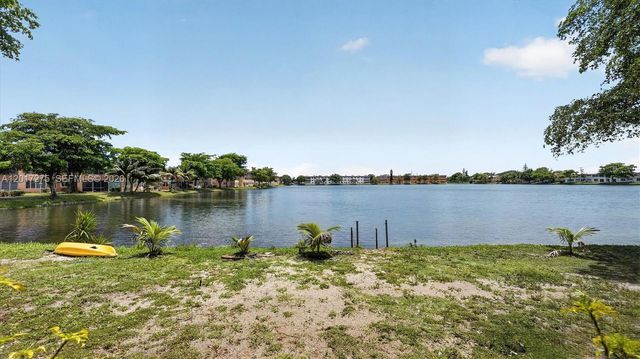 300 NE 191st Street 219, Miami, FL 33179