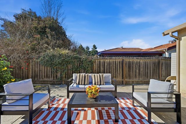 32395 Sheffield Lane, Union City, CA 94587