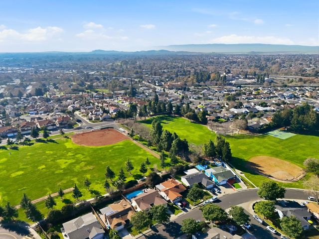 32395 Sheffield Lane, Union City, CA 94587