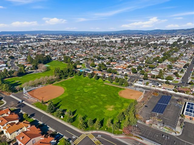 32395 Sheffield Lane, Union City, CA 94587