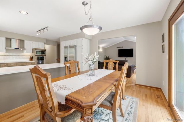 2484 PINE HOLLOW Trail, Brighton Township, MI 48114