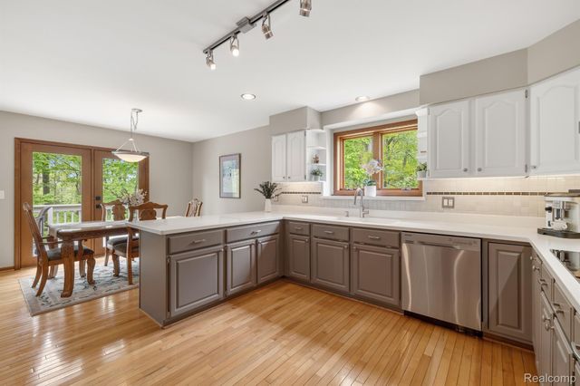 2484 PINE HOLLOW Trail, Brighton Township, MI 48114