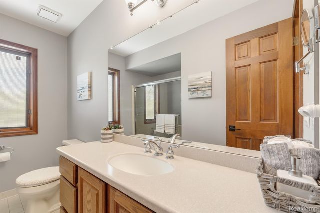 2484 PINE HOLLOW Trail, Brighton Township, MI 48114