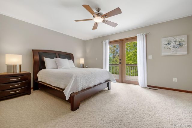 2484 PINE HOLLOW Trail, Brighton Township, MI 48114