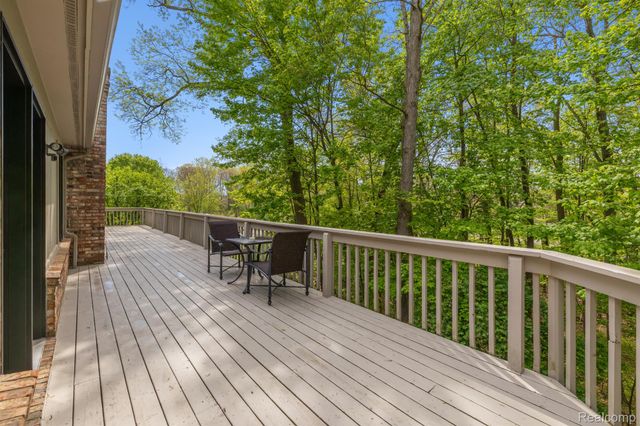 2484 PINE HOLLOW Trail, Brighton Township, MI 48114