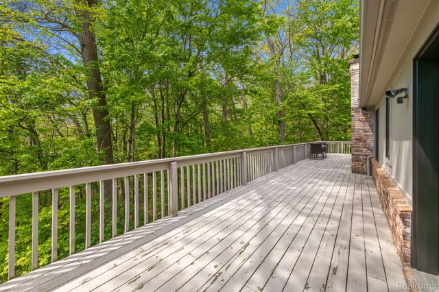 2484 PINE HOLLOW Trail, Brighton Township, MI 48114