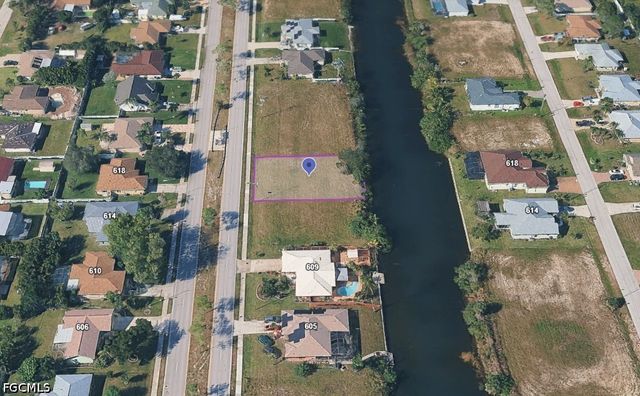 617 Gleason PKWY, Cape Coral, FL 33914