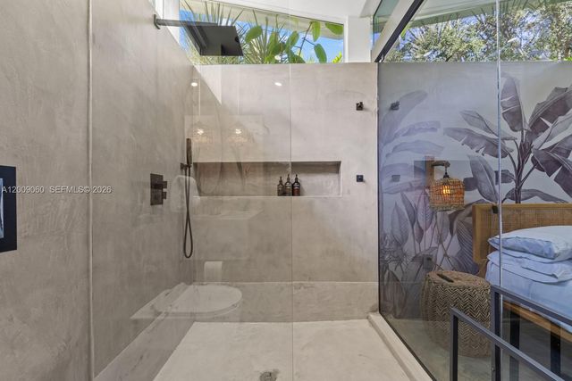 468 NE 90th St 2, El Portal, FL 33138