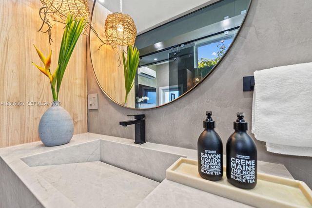 468 NE 90th St 2, El Portal, FL 33138