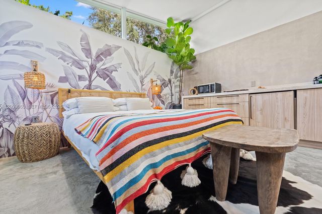 468 NE 90th St 2, El Portal, FL 33138