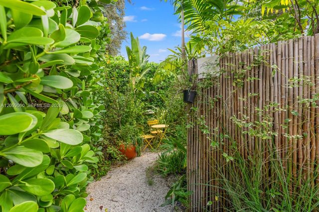 468 NE 90th St 2, El Portal, FL 33138