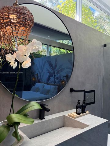 468 NE 90th St 2, El Portal, FL 33138