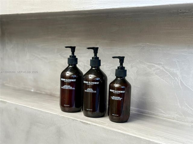 468 NE 90th St 2, El Portal, FL 33138