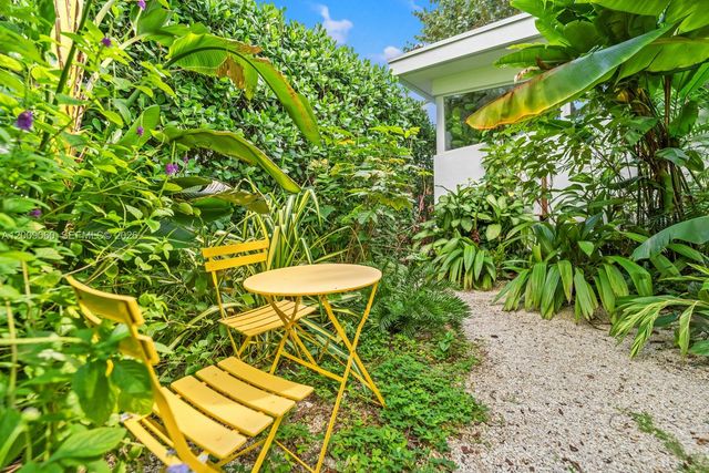 468 NE 90th St 2, El Portal, FL 33138