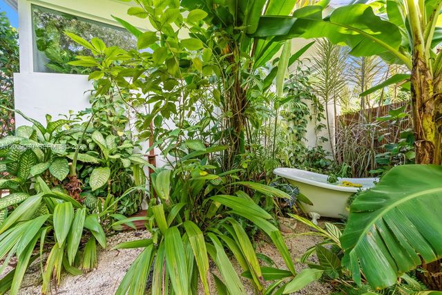 468 NE 90th St 2, El Portal, FL 33138