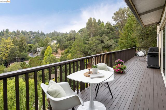 5949 Alhambra Ave, Oakland, CA 94611